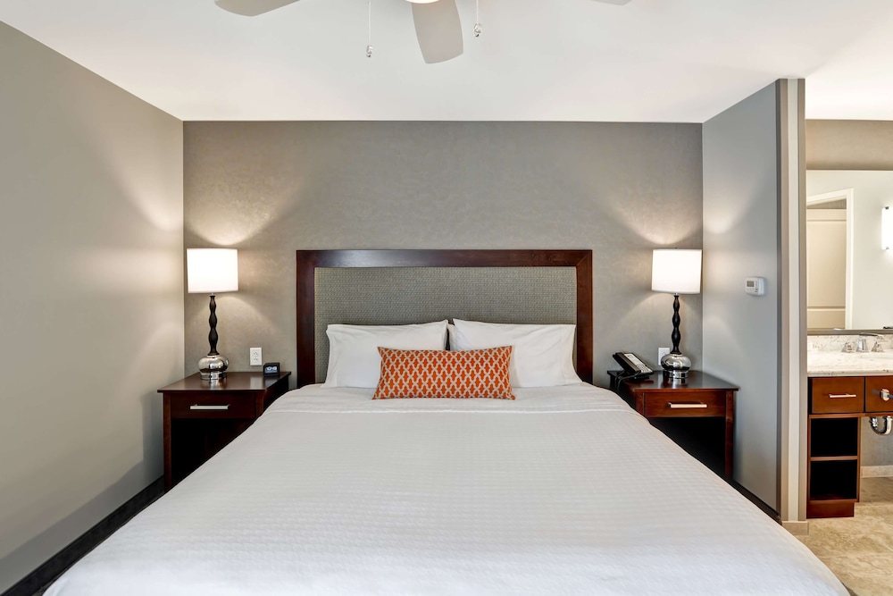 Premium Studio, 1 King Bed, Non Smoking