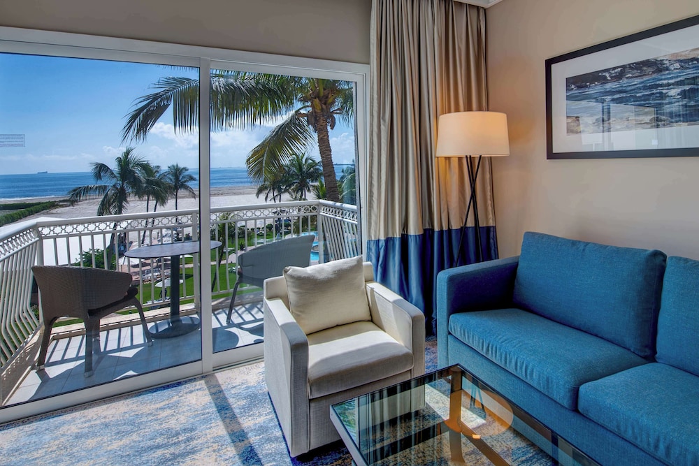 Deluxe Room, 1 King Bed, Sea View - Photo 5