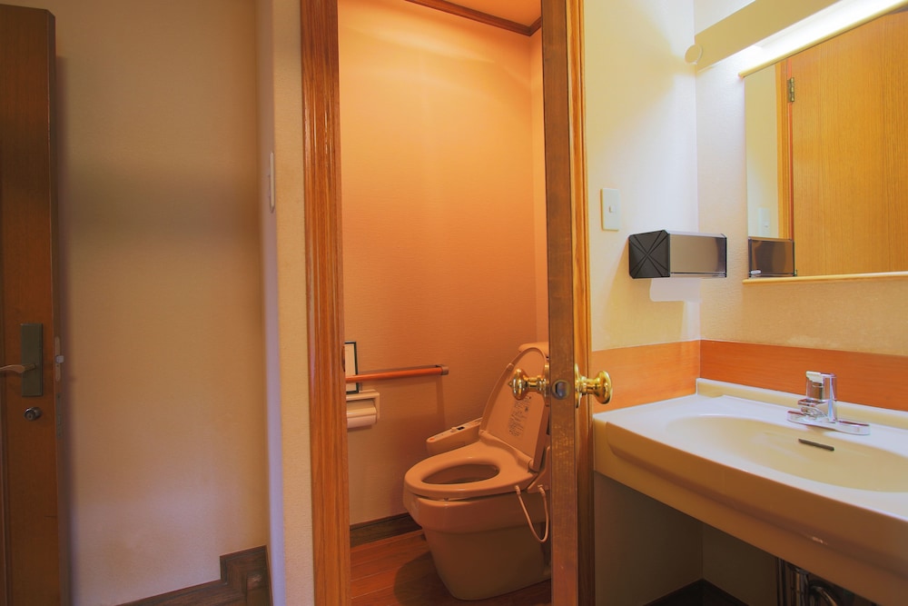 Standard Family Room (202) - Photo 3
