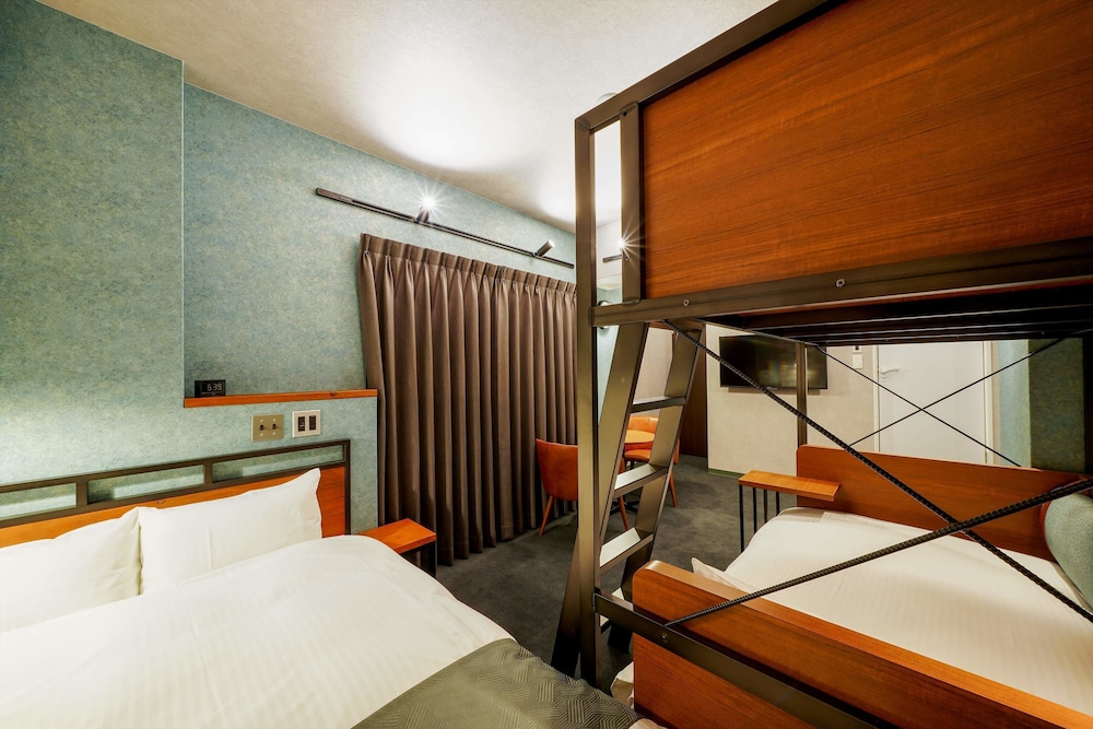 Bunk Bed with 1 Double Bed- Greystone(Please see policies and room information before you book) - Photo 8