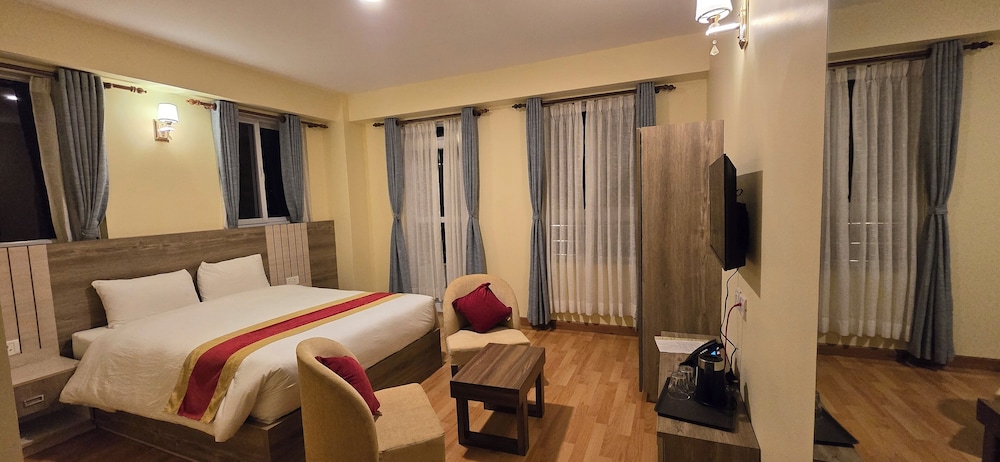 Deluxe Single Room, Hill View photo 3