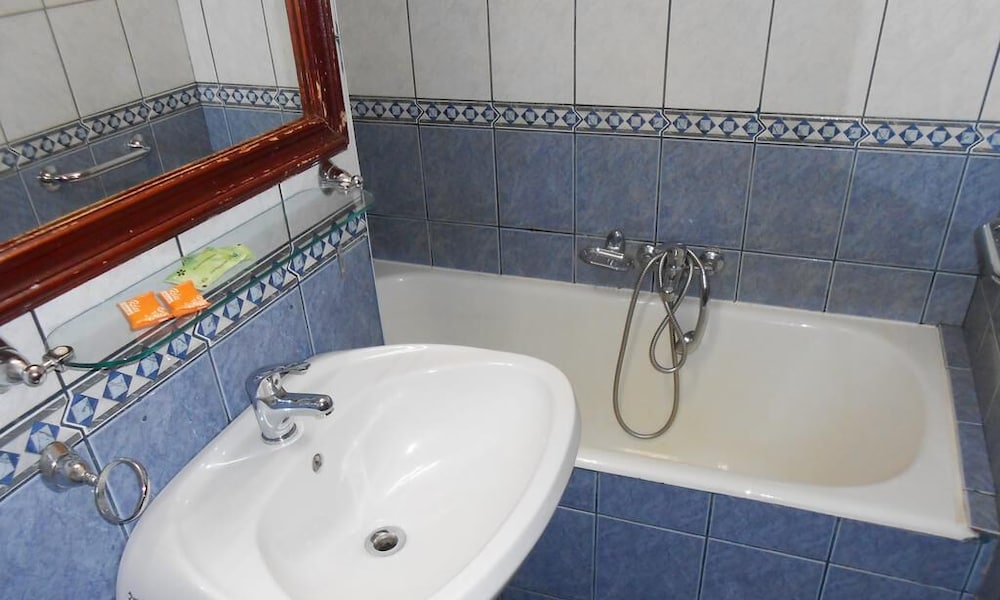 Apartment (with A/C) photo 3