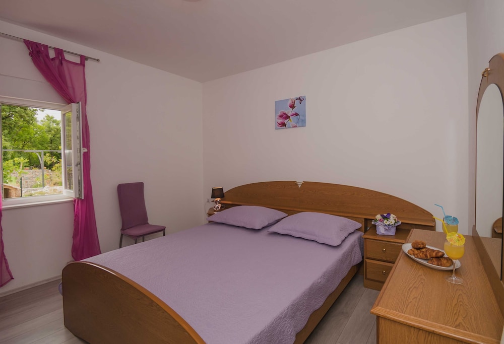 Apartment (Four Bedroom Apartment with Terrace) photo 3
