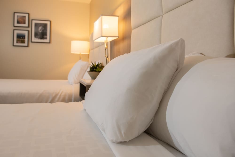 Suite, 2 Queen Beds photo 3