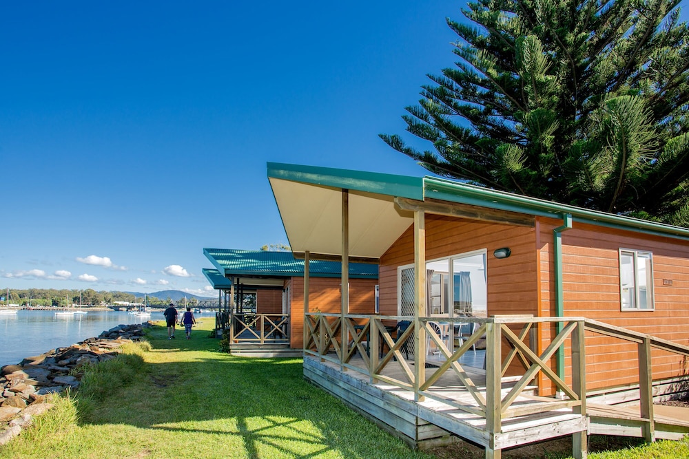 Waterfront Retreat photo 2