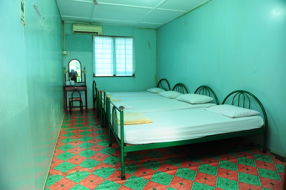 Single Bed in 4-Bed Female Dormitory photo 2
