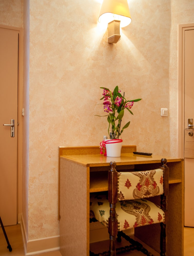Triple Room, 3 Twin Beds photo 3