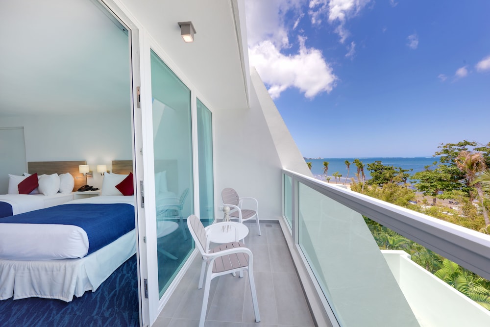 Premium Studio, 2 Double Beds, Lanai - Photo 4