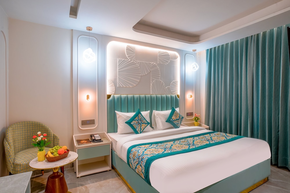 Deluxe Double or Twin Room