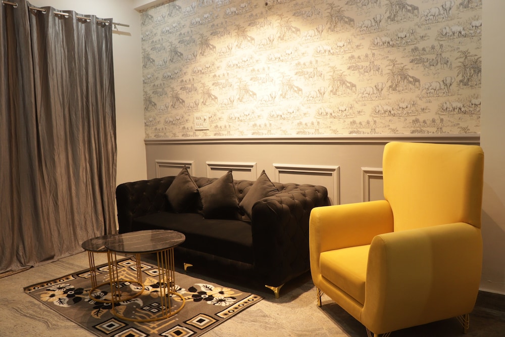 Deluxe Apartment