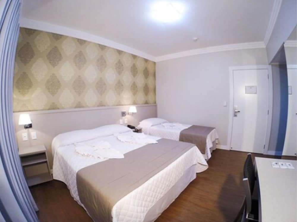 Deluxe Triple Room photo 3