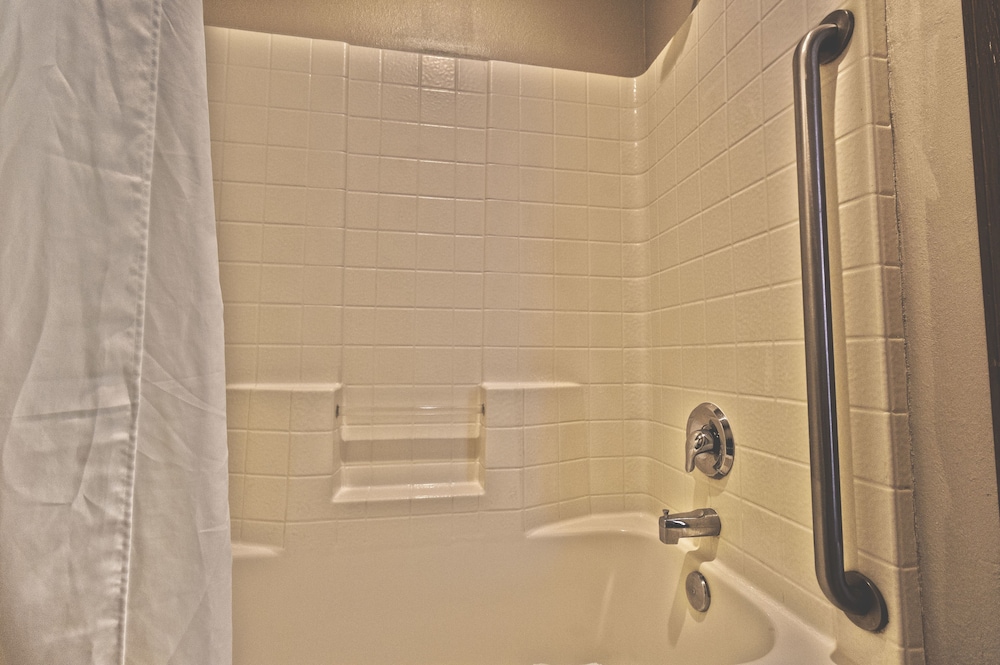 Business Room, 1 King Bed, Non Smoking - Photo 7
