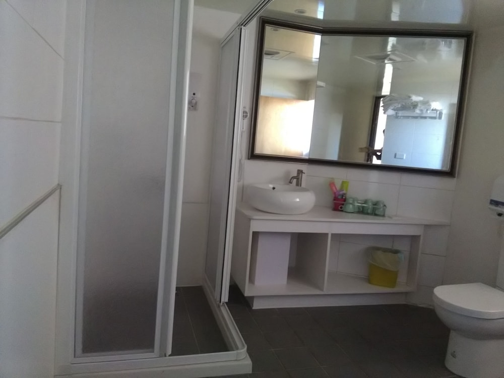 Deluxe Quadruple Room, Multiple Beds, Non Smoking photo 3