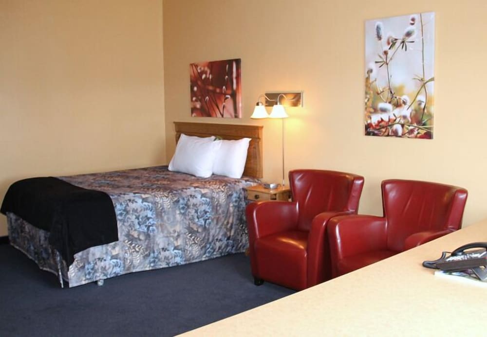 Standard Room, 1 Queen Bed photo 1