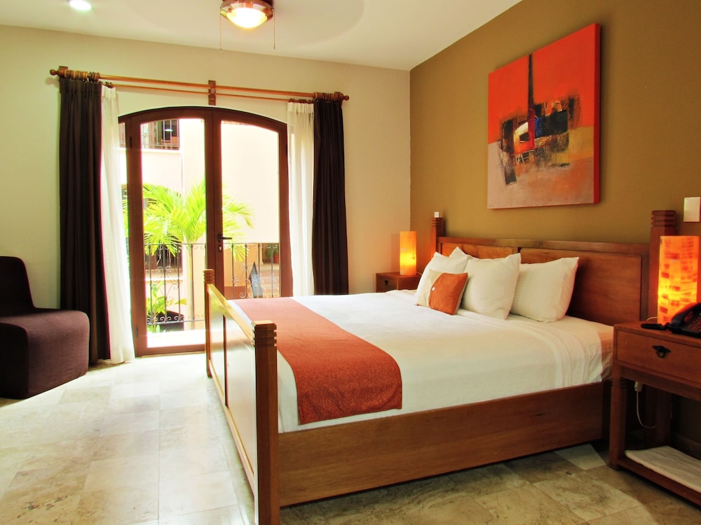 Room, 1 King Bed, Non Smoking - Photo 6