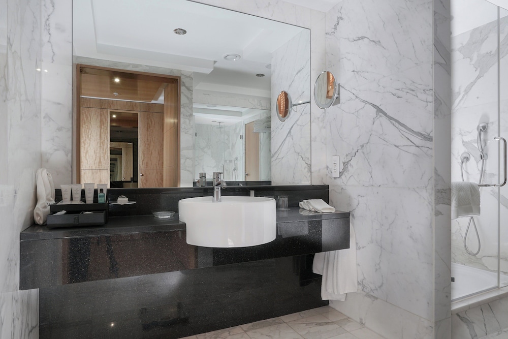 Suite, 1 Bedroom thumbnail 5