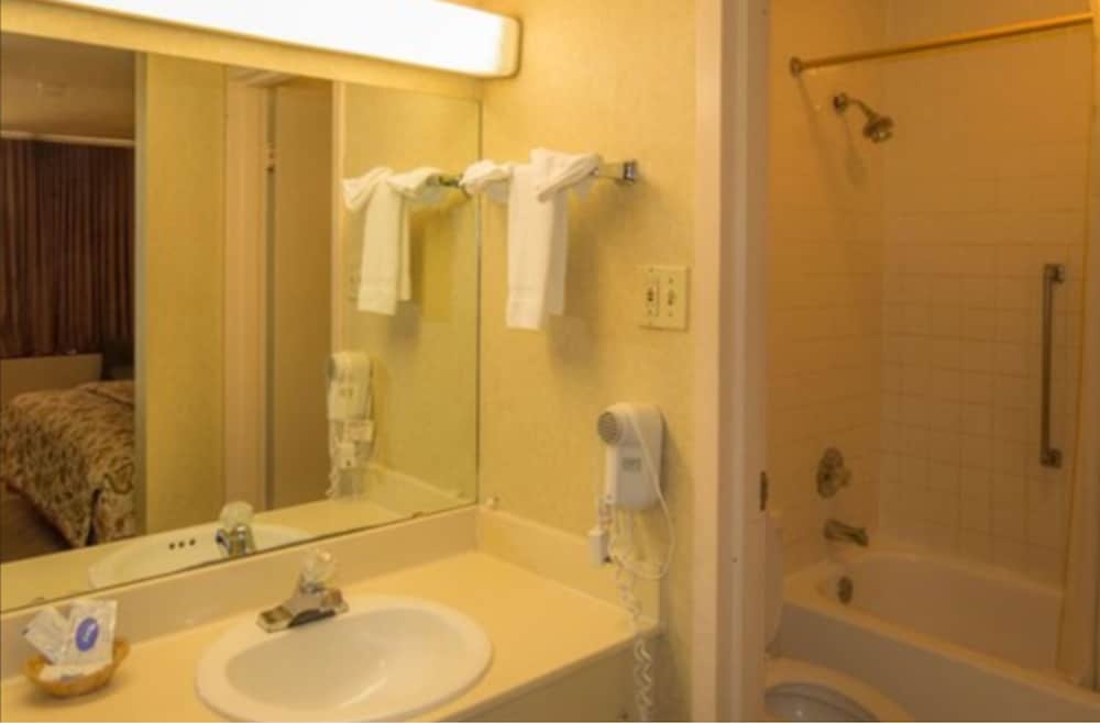 Standard Room, 2 Double Beds photo 3