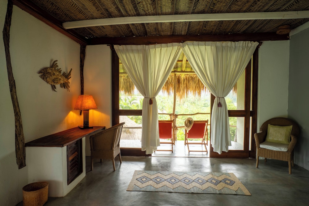 Suite, 1 King Bed, River View photo 3