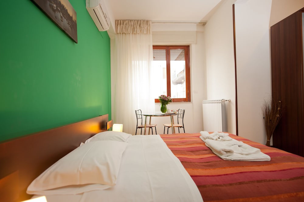 Standard Double Room Single Use photo 3