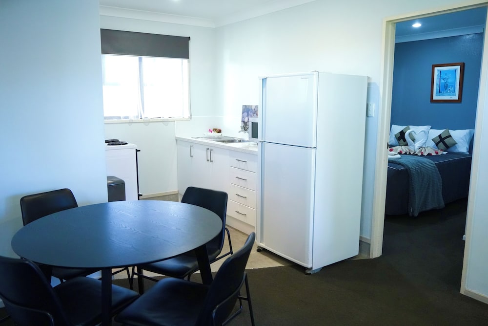 Family Double Room, Multiple Beds, Non Smoking photo 2