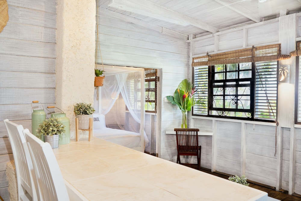 Apartment in Cottage (Batts Rock)