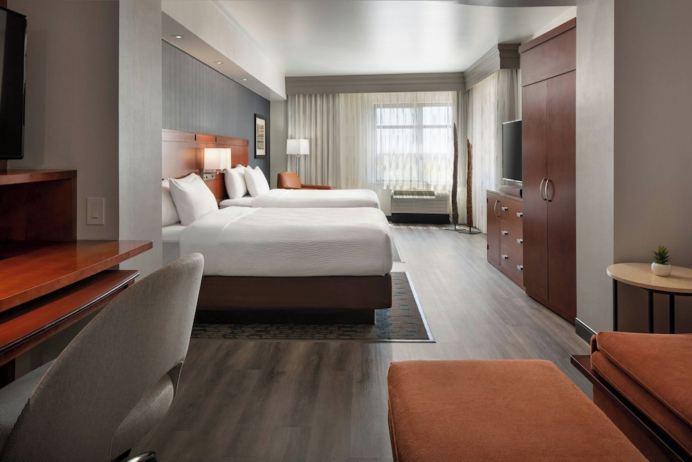 Junior Suite, Multiple Beds - Photo 1