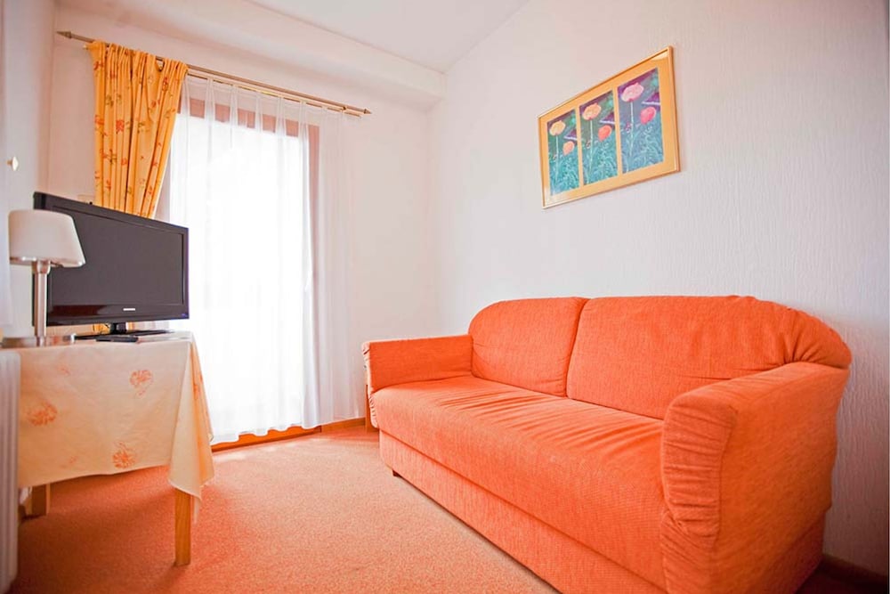 Business Room photo 2