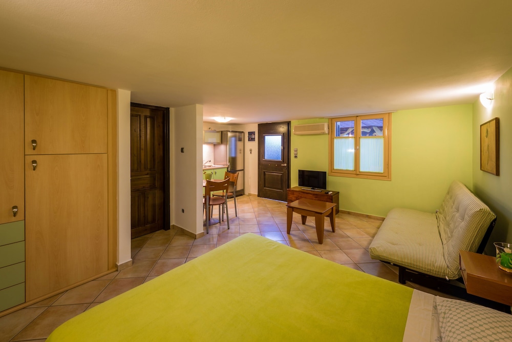 Comfort Apartment (Green) photo 2