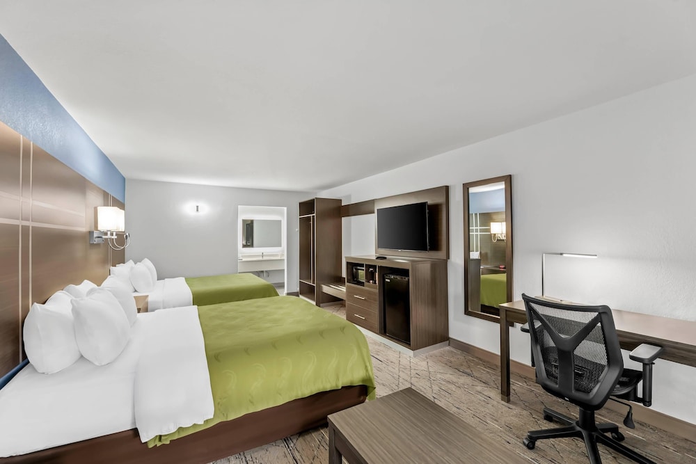Standard Room, 2 Queen Beds, Non Smoking photo 1