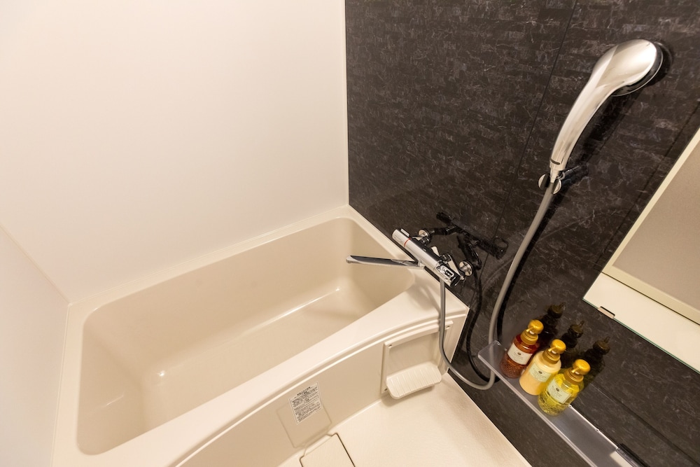 Standard Twin Room - Photo 8