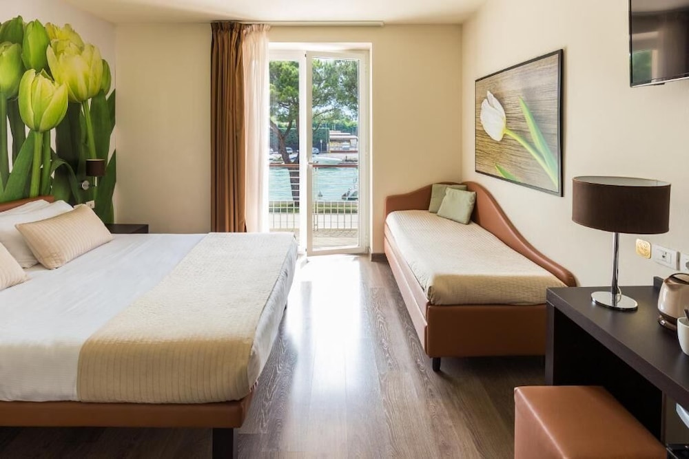 Comfort Triple Room, Balcony