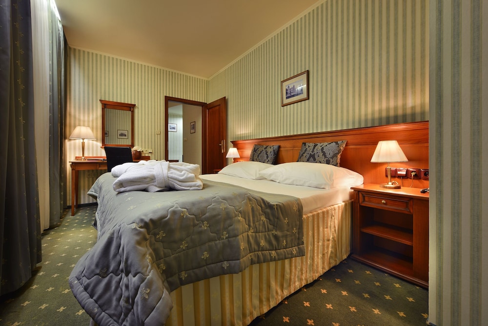 Deluxe Double Room photo 2