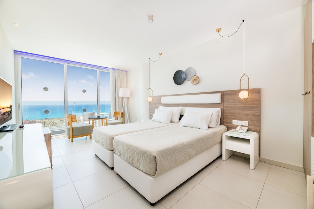 Penthouse, Sea View - Photo 1