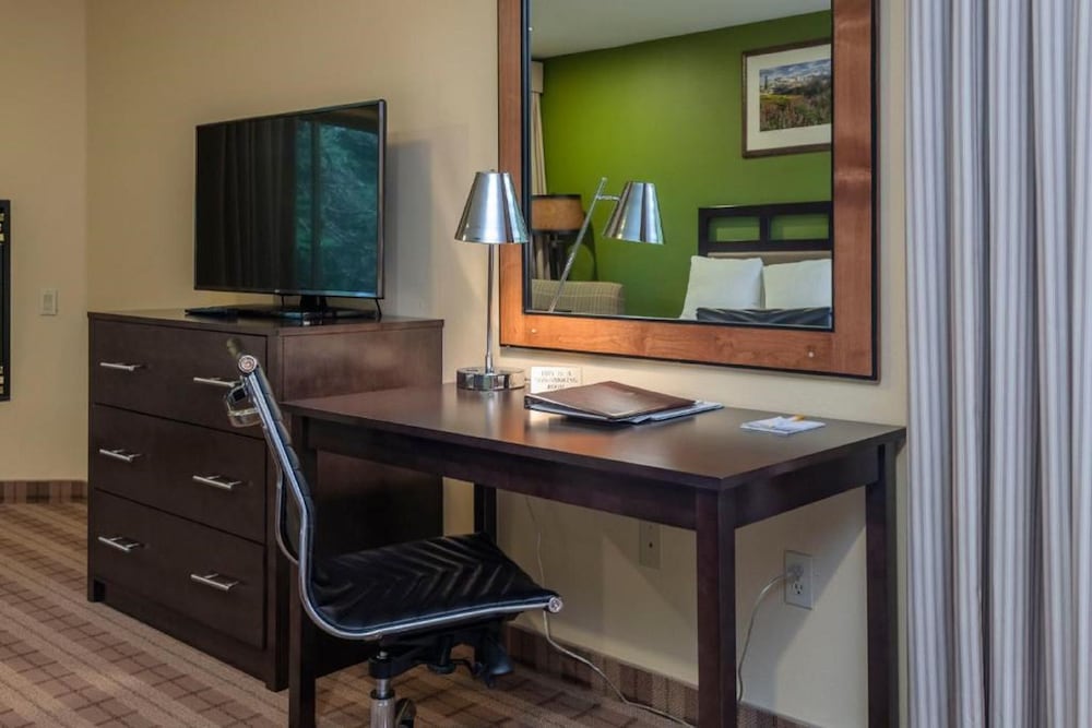 Executive Room, 1 King Bed - Photo 3