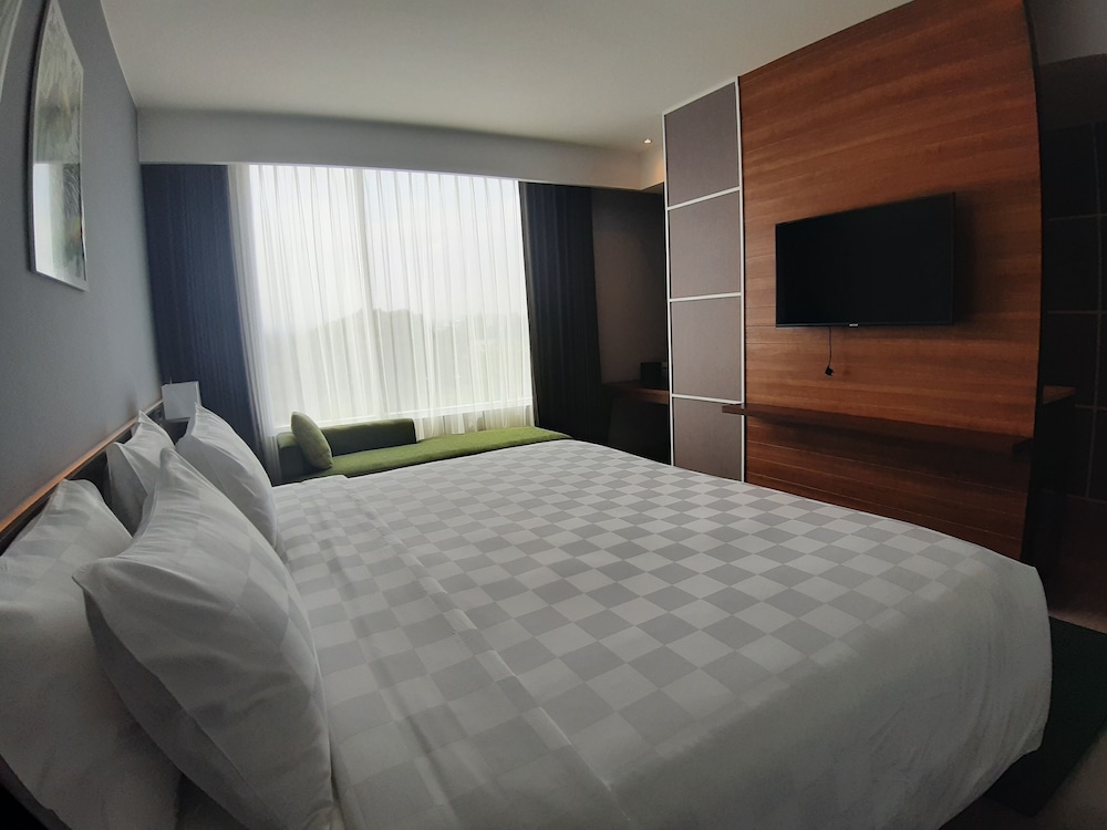 Grand Deluxe Room