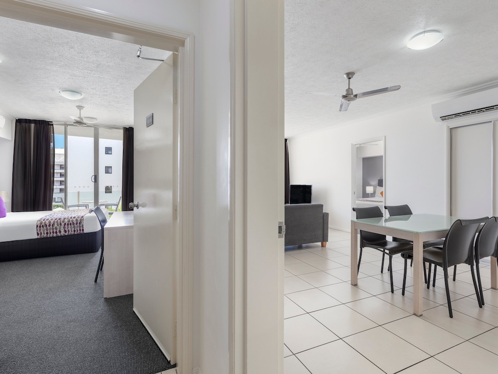 Executive Two-Bedroom Dual Keyed Apartment photo 1