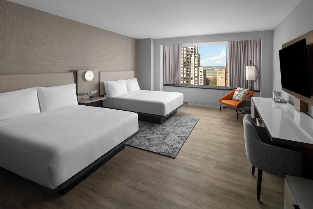 Higher Floor 2 Queen Beds (Hearing Accessible) - Photo 1