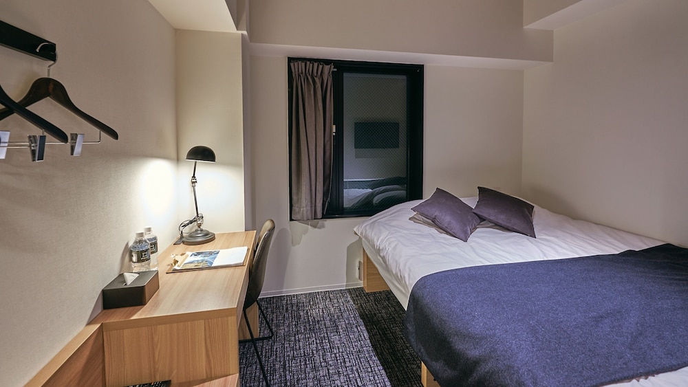 Double Room with Shower and Toilet - Photo 1