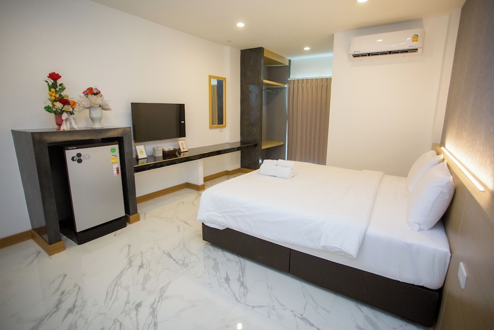 Standard Double Room - Photo 11