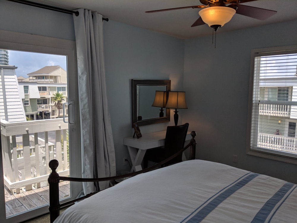 Townhome, 2 Bedrooms photo 1