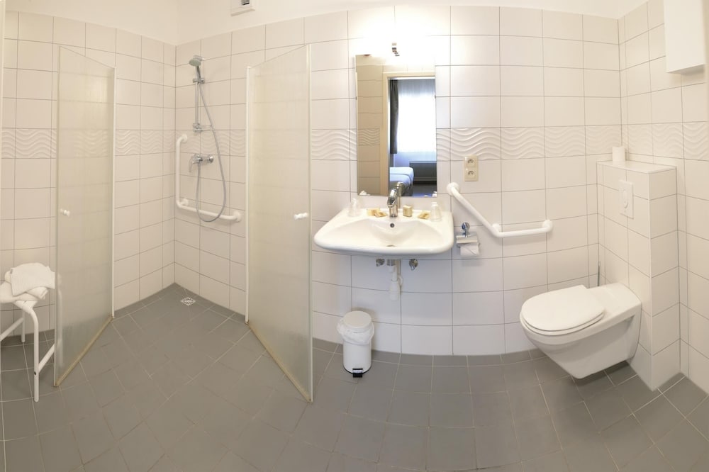 Comfort Single Room, 1 Bedroom, Private Bathroom photo 3