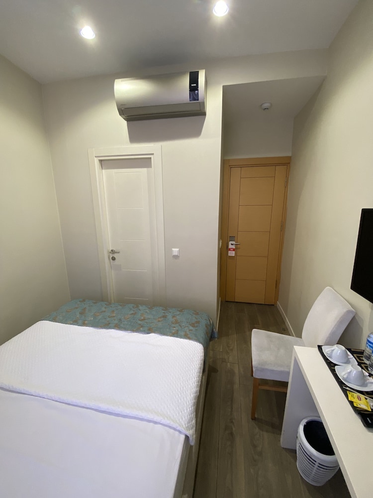 Standard Room photo 3