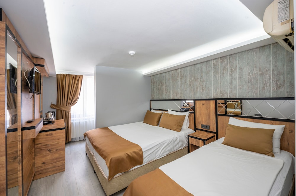 Standard Triple Room photo 2