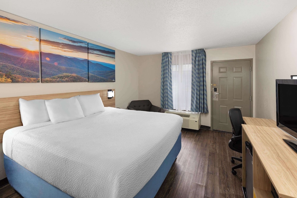 Efficiency, Room, 1 King Bed, Non Smoking - Photo 1