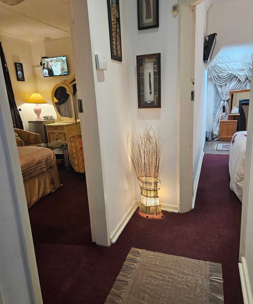 Honeymoon Suite, 1 Bedroom, Pool View photo 2
