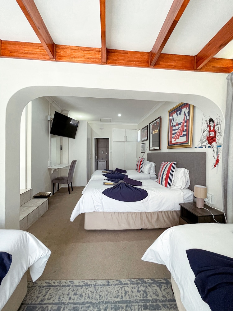 Luxury House photo 1