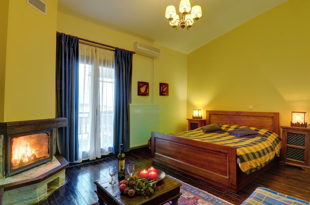 Basic Quadruple Room, Lake View photo 1