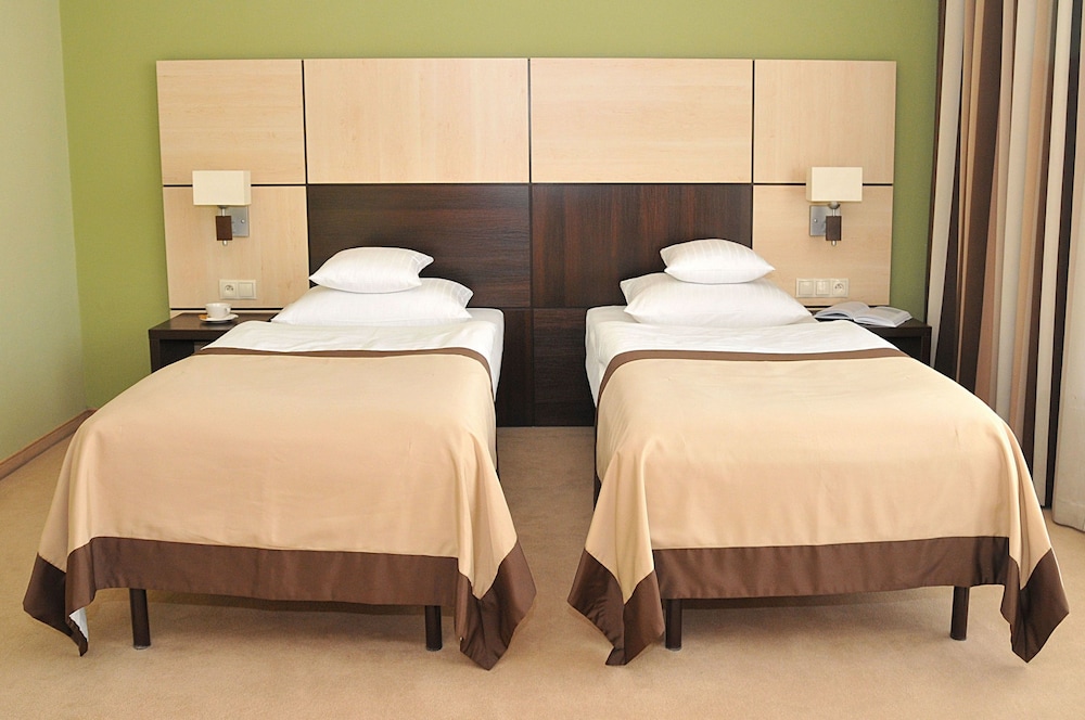 Standard Twin Room - Photo 4
