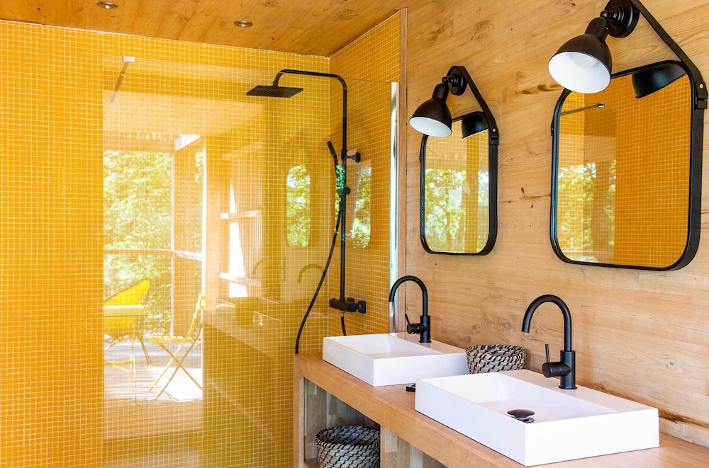 Design Suite, Hot Tub - "Yellow Shelter" by Aurèle - Photo 2