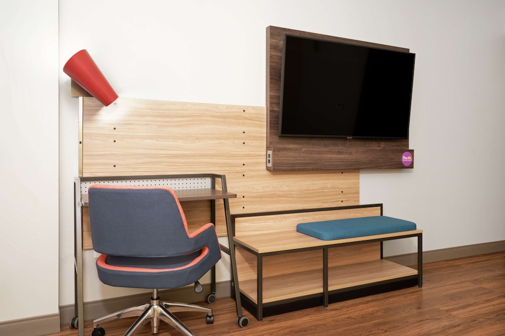Room, 1 King Bed, Accessible (Hearing) - Photo 5